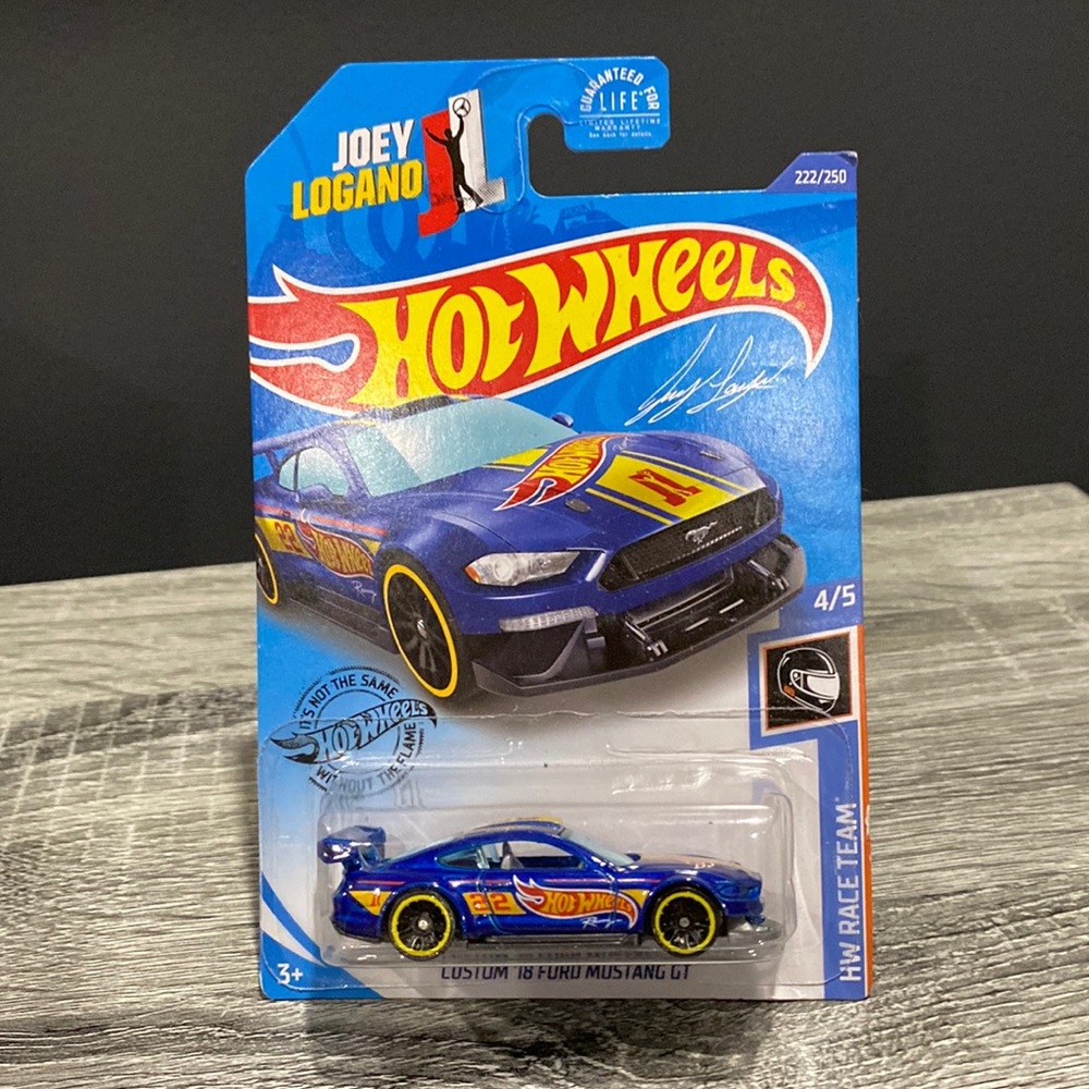 Hot Wheels | Race Team #4/5: Joey Logano’s Custom ‘18 Ford Mustang GT - 1:64